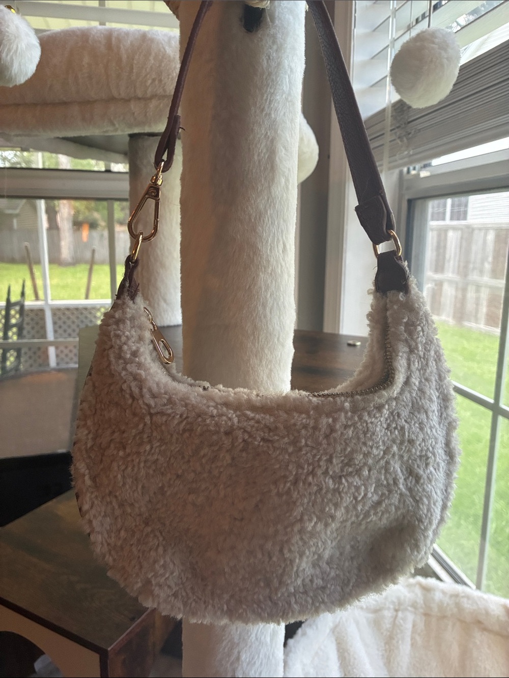 Cozy Cream Sherpa Shoulder Bag - Stylish Women's Handbag